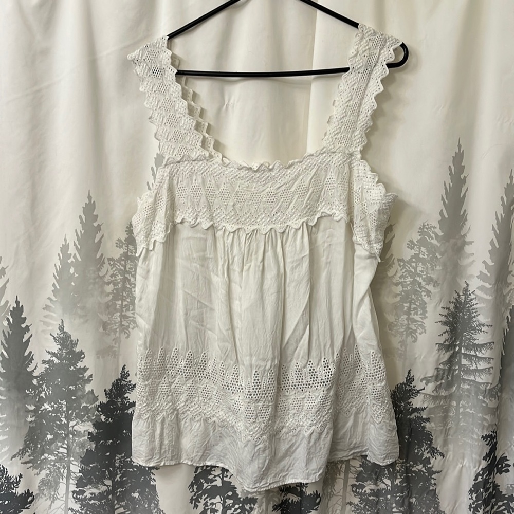 Old Navy tank top babydoll white lace. Size Large